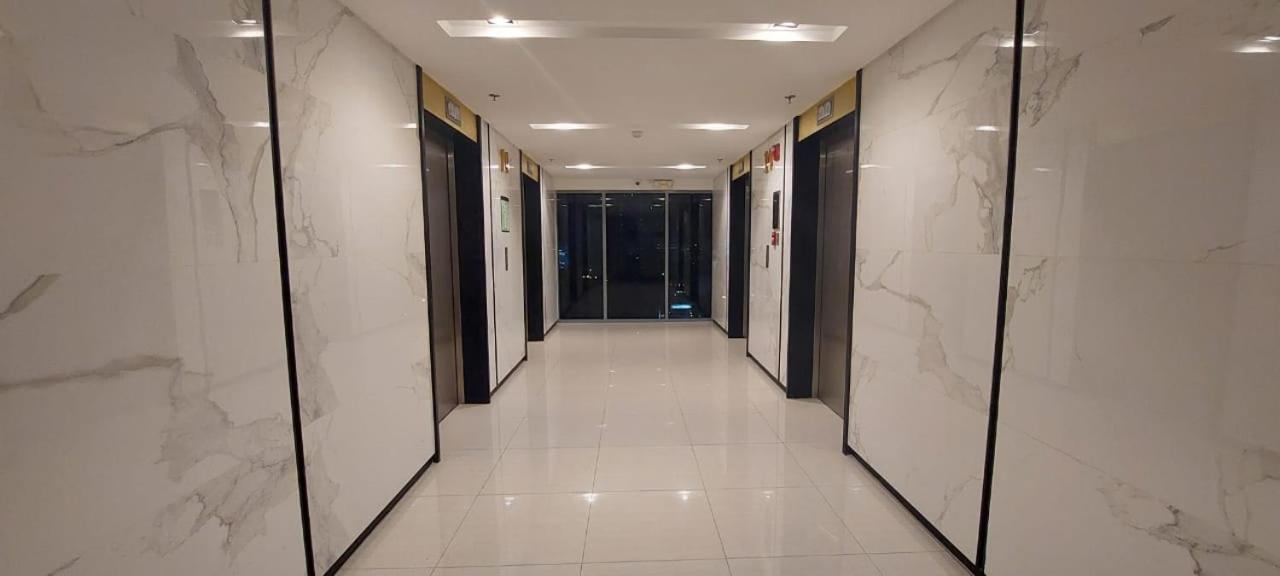 One Bedroom Condo Unit Fame Residences Manila Eksteriør billede